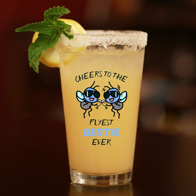Funny Fly Pun Cheers Bester Freund Happy Birthday Glas (Funny Fly Pun Cheers Best Friend Happy Birthday Glass)