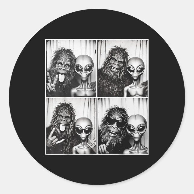 Funny Fotobooth Foto Sasquatch Ufo Bigfoot und ein Runder Aufkleber (Vorderseite)