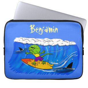 Funny frilled Halslizard Surfing Cartoon Laptopschutzhülle