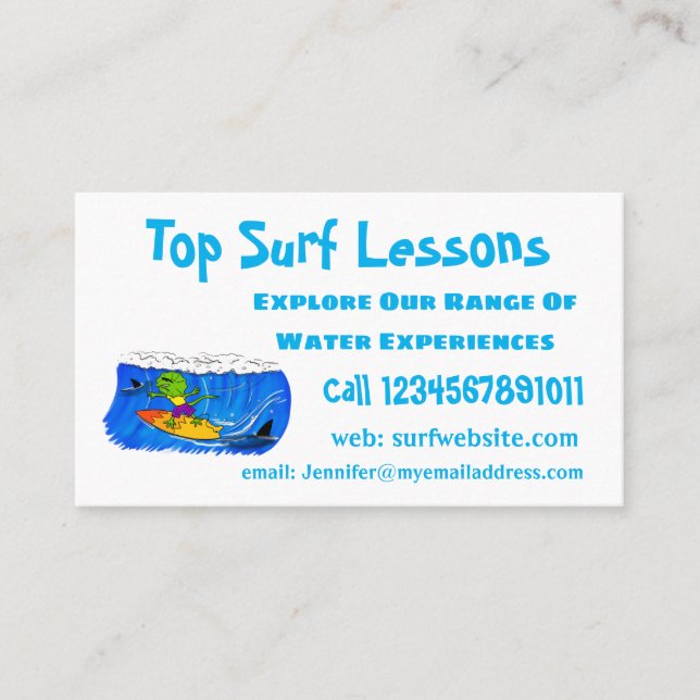 Funny frilled Halslizard Surfing Cartoon Visitenkarte (Vorderseite)