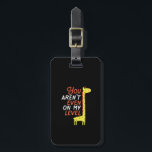 Funny Giraffe Cartoon Sie sind nicht einmal auf me Gepäckanhänger<br><div class="desc">Du bist nicht einmal auf meinem Level. Fantastische und niedliche Giraffe-Ware für diejenigen, die Tiere Liebe, Fans von Spaß, Witze, Tierpuppen, Sarkasmus und lustiges Zitat. Stell dich hoch und vertraue mit dieser Giraffe wie dein Geistertier. Ein tolles Geschenk für Tierfreunde, ein Spaziergang in den Zoo oder die Safari, ein Tieraktivist,...</div>