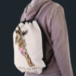 Funny Giraffe Drawstring Bag Smile - Benutzerdefin Sportbeutel<br><div class="desc">Funny Drawstring Bags mit Happy Giraffe Tongue Out und spielerischer Wink Cartoon Zeichnend Lächeltext - Anpassbar - oder Ihren einzigartigen Text hinzufügen - Farben Ihre Lieblings-Beutel und Textefarben / Schriftart / Größe - Make Your Special Gift - Vergrössern und verschieben oder entfernen und hinzufügen Elemente / Bild mit Anpassungs-Tool !...</div>