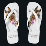 Funny Giraffe Flip Flops Lächeln - Benutzerdefinie<br><div class="desc">Flip Flops mit Funny Giraffe Tongue Out und spielerischer Wink Cartoon Zeichnend Tierlächeln - Wählen / Fügen Sie Ihren einzigartigen Text / Schriftart / Farben - Make Your Special Gift - Neu vergrössern und verschieben oder entfernen und hinzufügen Elemente / Bild mit Anpassungs-Tool ! - Zeichn und Design von MIGNED....</div>