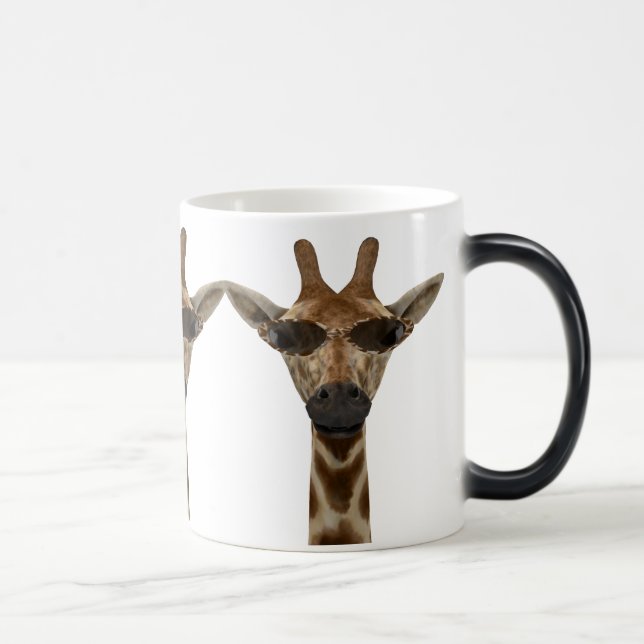 Funny Giraffe Incognito mit trendiger Sonnenbrille Verwandlungstasse (Rechts)