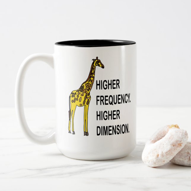Funny Giraffe Pun Zweifarbige Tasse (Mit Donut)