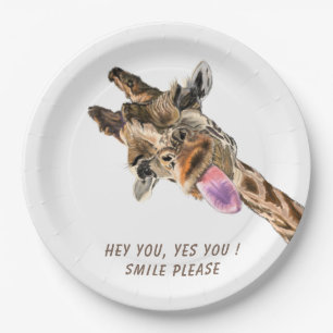 Funny Giraffe Tongue Out and Playful Wink - Läche Pappteller