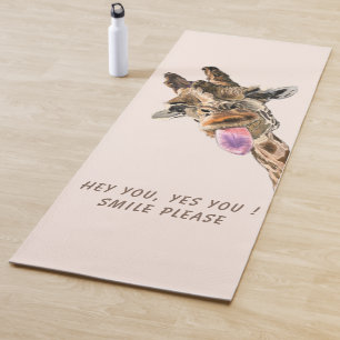 Funny Giraffe Tongue Out and Playful Wink - Läche Yogamatte