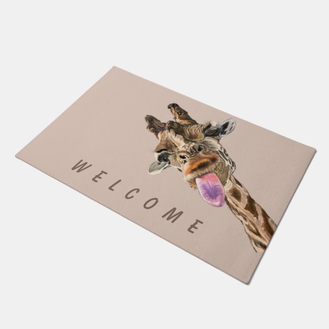 Funny Giraffe Tongue Out and Playful Wink Willkomm Fußmatte (Schrägansicht)