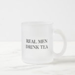 Funny glass Tasse für Typ | Echte Männer trinken T<br><div class="desc">Funny glass Tasse für Typ | Echte Männer trinken Tee. Niedliche Geschenkidee für Teetrinker Vater,  Bruder,  Onkel,  Opa,  Freund,  Ehemann etc. Getränke Spaß.</div>