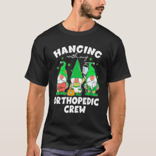 Funny Gnome mit orthopädischer Krankenschwester St T-Shirt