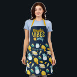 Funny Gouda Cheese Pun Retro Dairy Produktmuster Schürze<br><div class="desc">Lustvolle und coole Schürze,  um das Kochen noch angenehmer zu machen. Personalisiertes Geschenk für Familie und Freunde,  die Liebe Kochen,  Backen und probieren neue Rezepte in der Küche. Passen Sie die Formulierung an Ihren Anlass an. Mit dem Design-Tool können Sie den Schriftart-,  Schriftart- und Schriftart-Typ weiter ändern.</div>