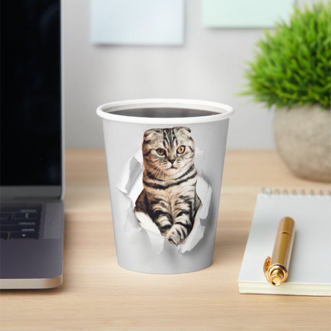 Funny Grey Cat Popping Through Torn Paper Illusion Pappbecher (InSitu)
