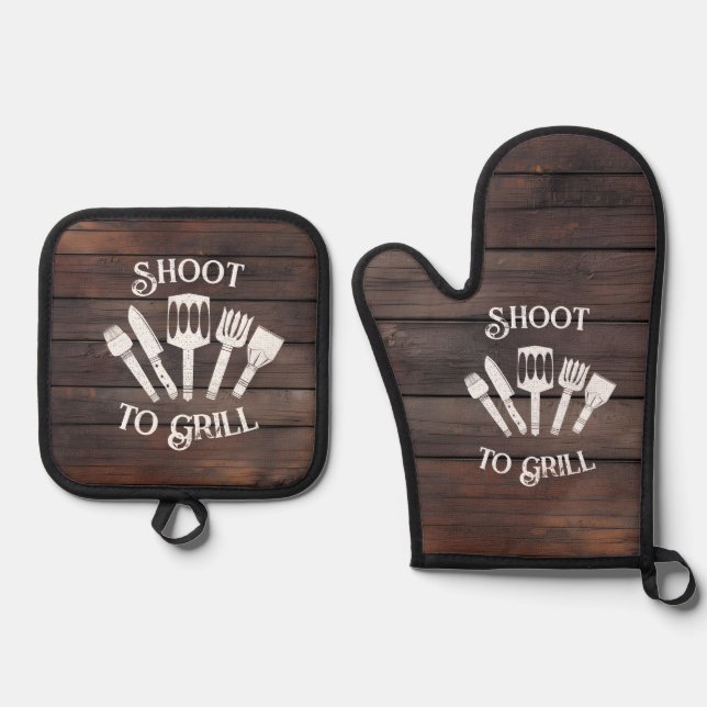 Funny Grilling Gift - 'Shoot to Grill' Ofenhandschuh & Topflappen-Set (Vorderseite)