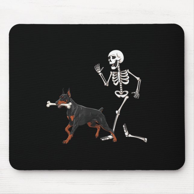 Funny Halloween Doberman Nscher and Skeleton Mousepad (Vorne)
