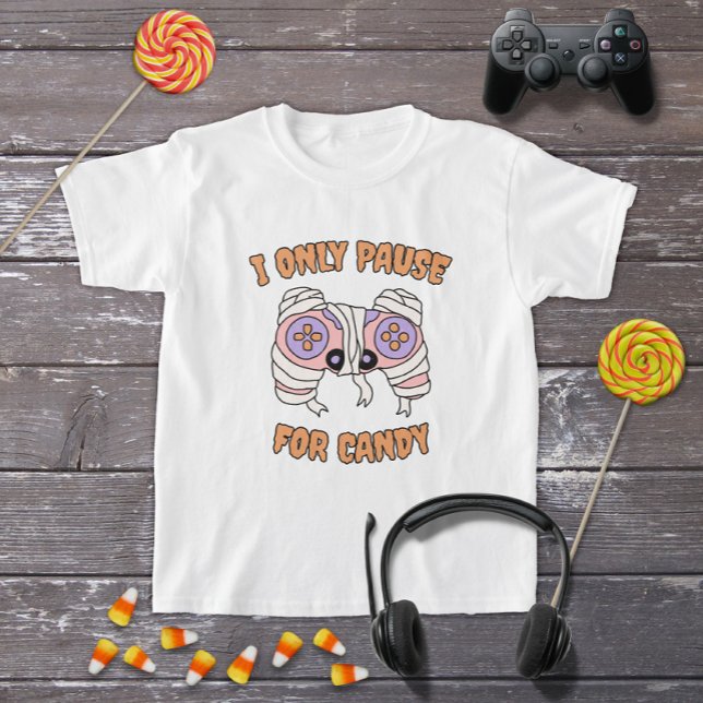 Funny Halloween Mummy Video Game Controller T-Shirt (Von Creator hochgeladen)