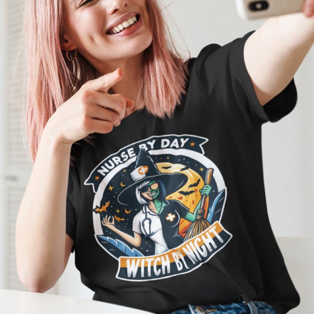 Funny Halloween Nurse T - Shirt (Von Creator hochgeladen)