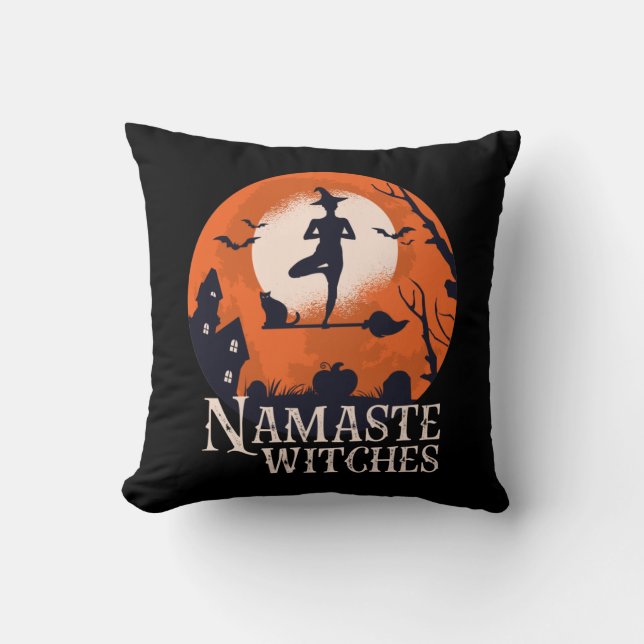 Funny Halloween Yoga Lover Namaste Hexen Kissen (Vorderseite)