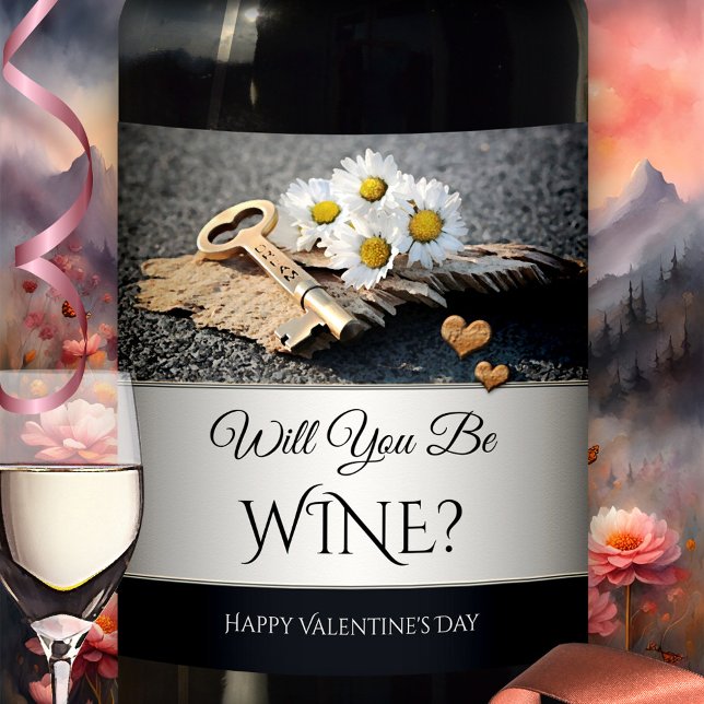 Funny Happy Hearts Valentine's Day Vin Étiquette (Funny Valentine's Day wine label featuring daisy flowers with a key and hearts on chic silver)