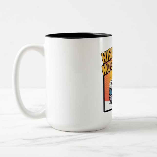 Funny Hibernation Mode Cat Winter Cozy Coffee Zweifarbige Tasse (Links)
