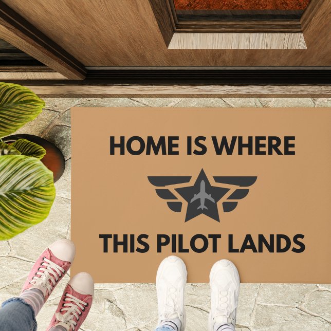 Funny Home Where This Pilot Lands Plane Welcome  Fußmatte (Von Creator hochgeladen)