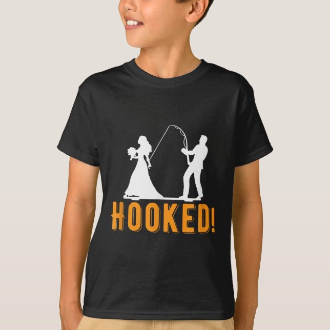 Funny Hooked Bride Groom Neue Ehe Fischen Liebe T-Shirt (Vorderseite)