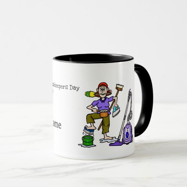 Funny Housekeeper mit Tasse der Reinigungsmittel (VorderseiteRechts)