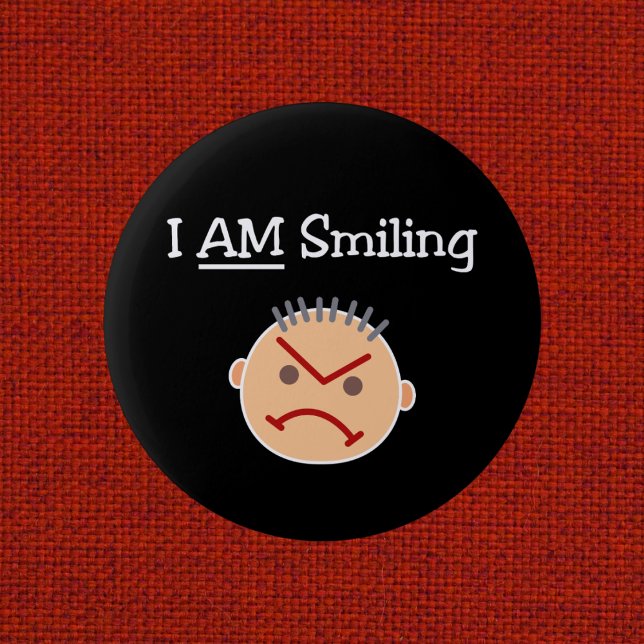 Funny I AM Smiling Grouchy Angry Crabby Guy Dark Button (Von Creator hochgeladen)