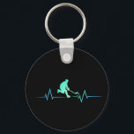 Funny Ice Hockey Spieler Heartbeat Hockey-Geschenk Schlüsselanhänger<br><div class="desc">Dieser einzigartige Schlüsselanhänger ist ein Muss für jeden echten Hockeyenthusiasten. Das clevere Heartbeat Design setzt ihre Leidenschaft für die Sportfront und das Sportzentrum und lasse der ganzen Welt zu wissen, wie sehr sie das Spiel Liebe haben. Egal, ob sie auf die Spur kommen oder einfach nur ihren Tag verbringen, dieser...</div>