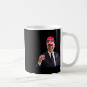 Funny Joe Biden Dons Trump 2024 Cap Kaffeetasse