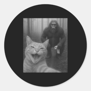 Funny Katze überrascht glücklich Selfie mit Bigfoo Runder Aufkleber