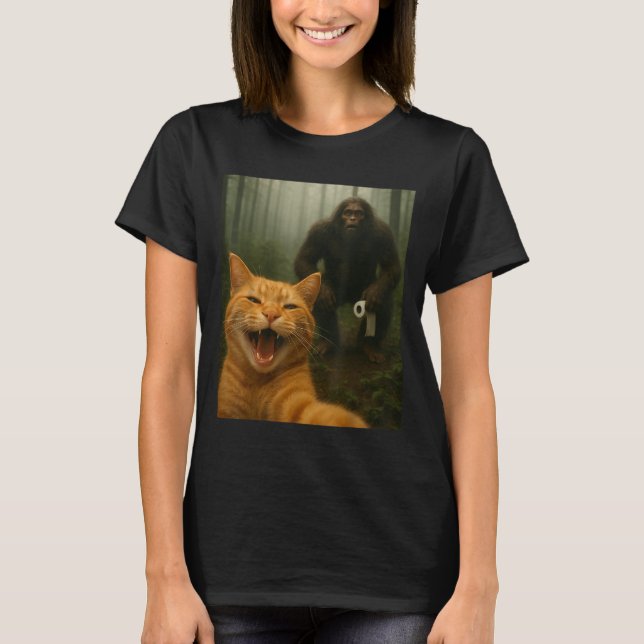 Funny Katze überrascht glücklich Selfie mit Bigfoo T-Shirt (Vorderseite)