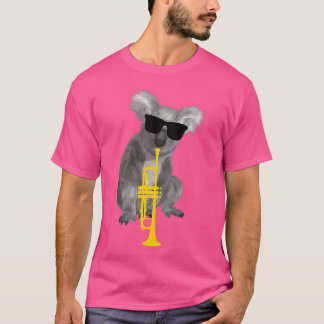 Funny Koala trägt Sonnenbrillen und spielt Trumpet T-Shirt