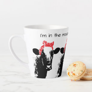 Funny Kuh trägt eine Red Bandana Milchtasse