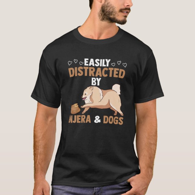 Funny leicht abgelenkt von Injera und Hunden Flatb T-Shirt (Vorderseite)