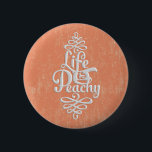 Funny Life ist pachy Girl Peach und White Design Button<br><div class="desc">Ein lustiges,  mädchenhaftes Leben ist das pickige,  motivierend Typografie-Sprichwort-Design. Ein lustiges Zitat auf pfirsichfarbenen Papier Textur Hintergrund. Die perfekte Geschenkidee für jeden Spaß.</div>