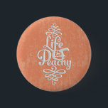 Funny Life ist pachy Girl Peach und White Design Button<br><div class="desc">Ein lustiges,  mädchenhaftes Leben ist das pickige,  motivierend Typografie-Sprichwort-Design. Ein lustiges Zitat auf pfirsichfarbenen Papier Textur Hintergrund. Die perfekte Geschenkidee für jeden Spaß.</div>