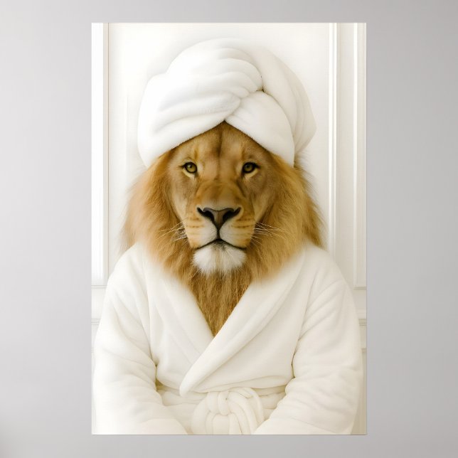 Funny Lion Bathroom Print, Lion In Bathrobe Poster (Vorne)