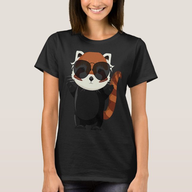 Funny little red panda bear with sunglasses T-Shirt (Vorderseite)