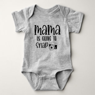 Funny Mama wird Kamera schlucken Baby Strampler