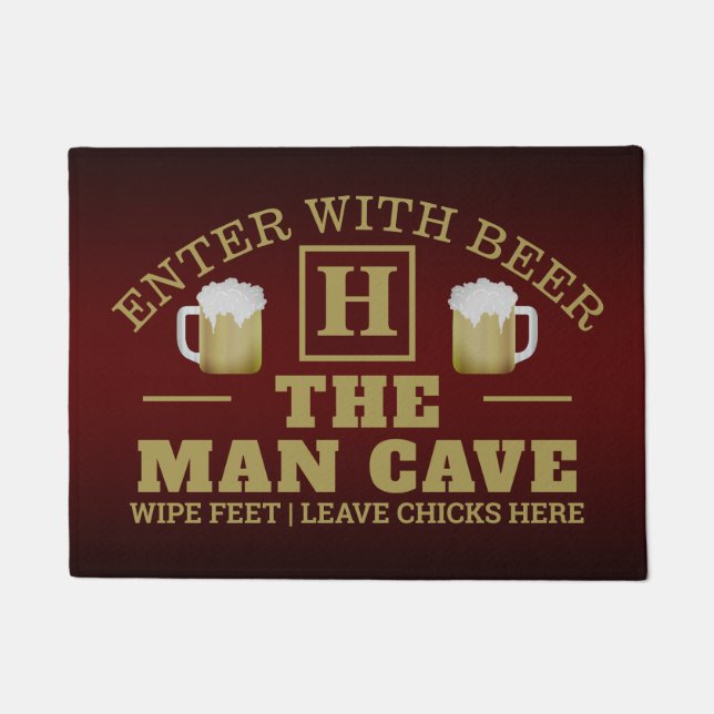 Funny MAN CAVE mit Monogram und Bier auf BROWN Fußmatte (Vorderseite)