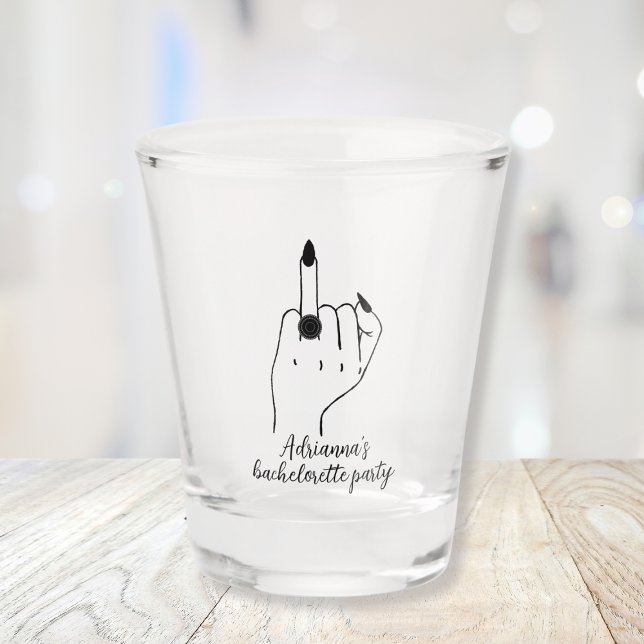 Funny Modern Bachelorette Party Bride Ring Finger Schnapsglas (Funny Modern Bachelorette Party Bride Ring Finger Shot Glass)