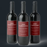 Funny Modern Burgundy Red Danke Party Wedding Weinetikett<br><div class="desc">Feiern wir, aber bitte geben Sie dem Wein nicht die Schuld für Ihre schlechten Tanzbewegungen! Dieses lustige, individuelle Weinflaschenlabel in Burgund Rot und Weiß ist einfach, modern und perfekt für eine Hochzeit oder andere Feiern wie Geburtstage und Jubiläen. Ändern Sie einfach den Text auf dem Weinetikett, um den Wein und...</div>