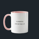 Funny Modern Dunkers Anonymous Cookie Lover Tasse<br><div class="desc">Egal ob Sie ein Dunker oder einfach nur ein Cookie-Enthusiast sind, diese Tasse zeigt stolz Ihre Liebe, sich in die süße Freude des Dunkelens von Cookies einzutauchen. Es ist ein ideales Geschenk für sich selbst oder jeden Keksfreund in Ihrem Leben, indem es eine Touch Persönlichkeit zu ihrem Morgenkaffee, Nachmittagstee oder...</div>