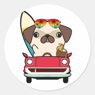 Funny Mops Dog fährt zum Strand Runder Aufkleber
