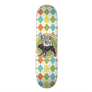 Funny Mops; farbenfrohe Raute Muster Skateboard