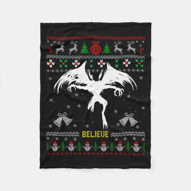 Funny Mothman Ugly Christmas Sweater Believe Crypt Fleecedecke (Vorderseite)