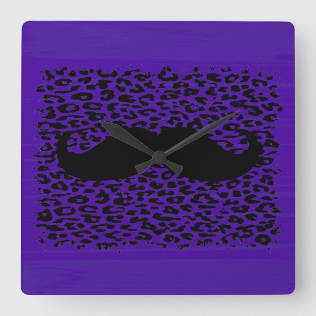 Funny Mustache auf dunklem lila Hintergrund Quadratische Wanduhr (Vorderseite)