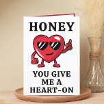 Funny Naughty Heart Valentine's Day Happy Birthday Dankeskarte<br><div class="desc">Sie suchen eine einzigartige Möglichkeit, Ihre Liebe und Ihren Spaß zu Ihrem romantischen Partner zu äußern? Unsere lustige Herzgrußkarte ist die perfekte Wahl für Ihren Ehemann oder Ihre Ehefrau am Geburtstag oder Valentinstag! Passen Sie es an, indem Sie Ihre eigene persönliche Nachricht hinzufügen. Das Design zeichnet sich durch ein cooles...</div>