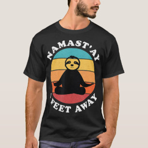 Funny niedliche Sloth Yoga namastay soziale Distan T-Shirt