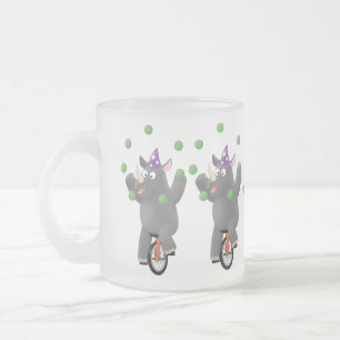 Funny niedlicher Nashorn jonglieren auf Einrad Mattglastasse